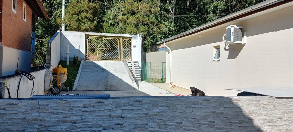 Casa à venda com 3 quartos, sendo 1 suíte, no condomínio Sausalito, Mairiporã - SP