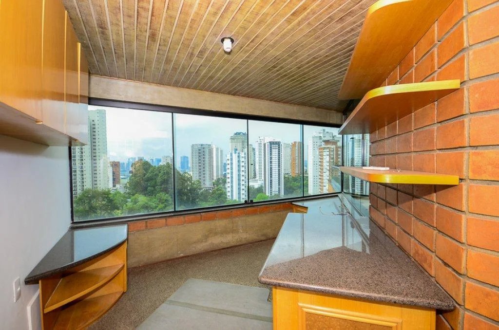 Apartamento à venda com 4 quartos, sendo 2 suítes,  em Paraíso do Morumbi, São Paulo, SP