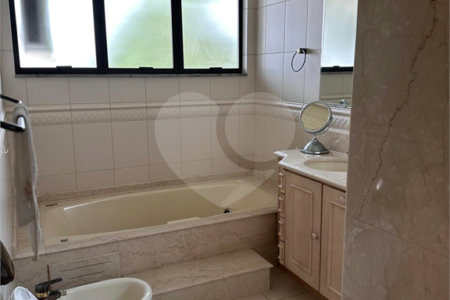 Sobrado à venda com 7 quartos, sendo 6 suítes, em Jurerê Internacional, Florianópolis, SC