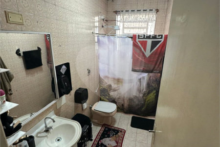 Sobrado à venda com 4 quartos, sendo 2 suítes, em Vila Nivi, São Paulo, SP