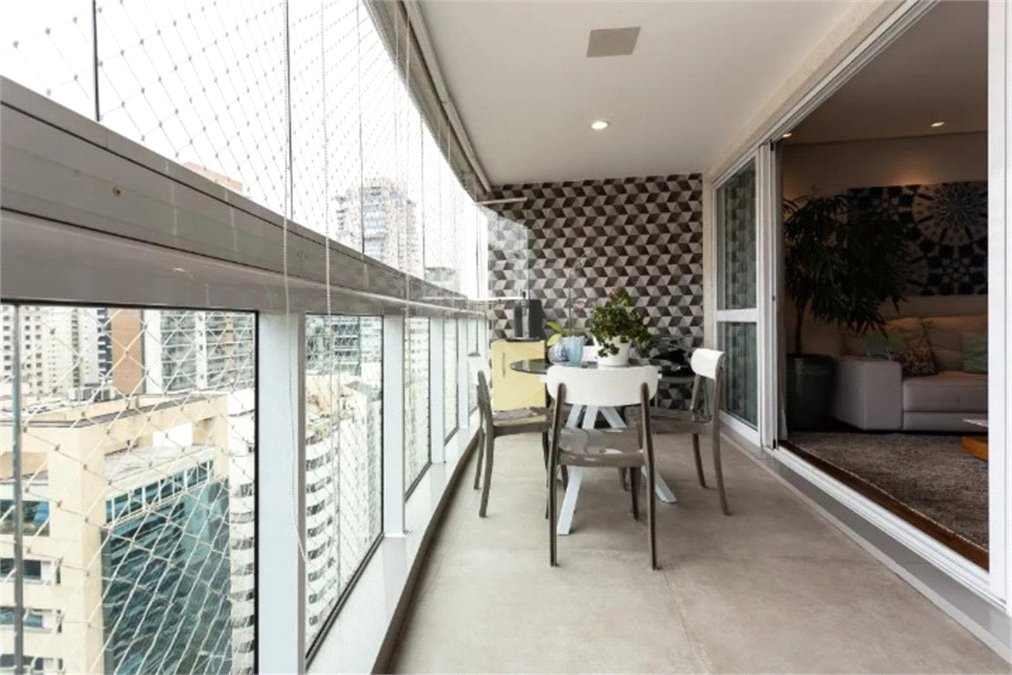 Apartamento à venda com 3 suítes em Vila Olímpia, São Paulo, SP