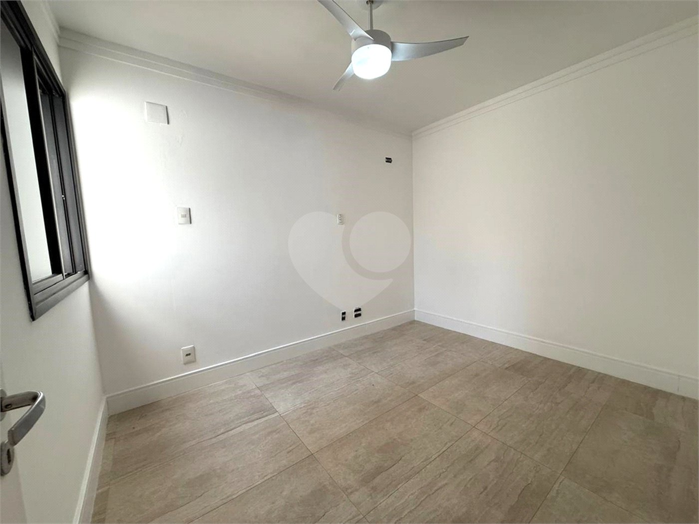 Apartamento à venda com 3 quartos, sendo 1 suíte,  em Vila Prudente, São Paulo, SP