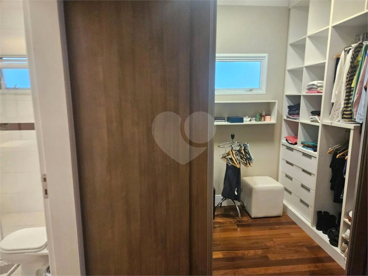 Sobrado à venda com 4 quartos, sendo 2 suítes, em Brooklin Paulista, São Paulo, SP