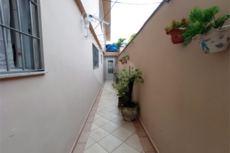 Sobrado à venda com 4 quartos, sendo 1 suíte,  em Jardim Prudência, São Paulo, SP
