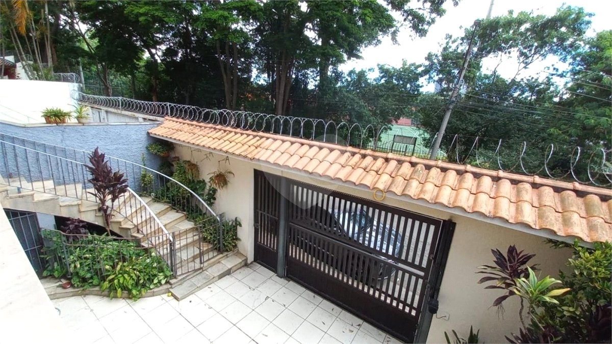 Casa à venda com 3 quartos, sendo 1 suíte, em Jardim Colombo, São Paulo, SP