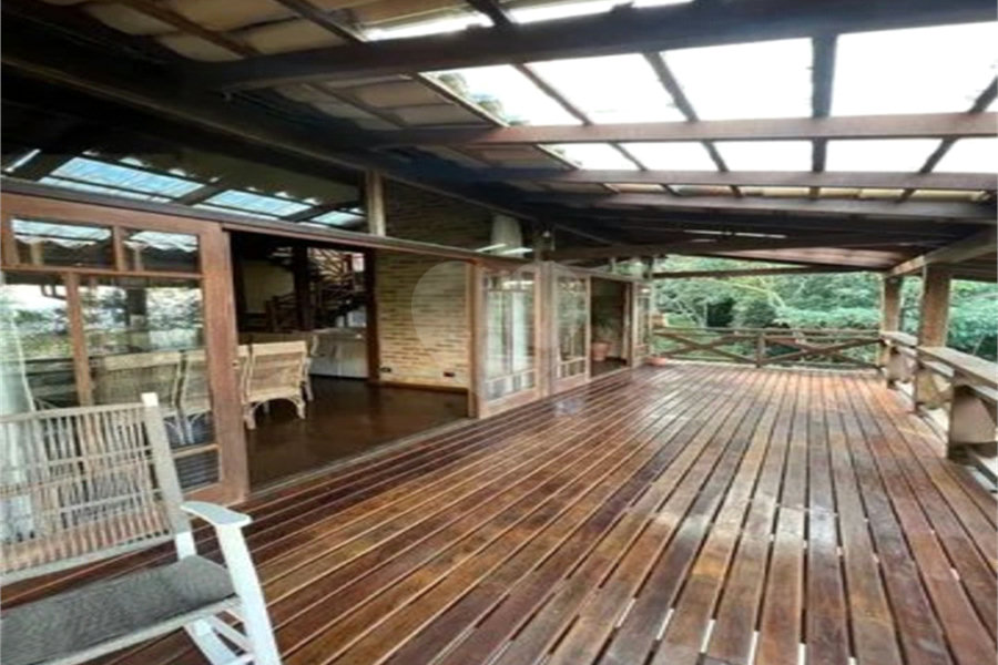 Casa à venda com 3 quartos, sendo 1 suíte,  no condomínio Alpes da Cantareira, Mairiporã - SP