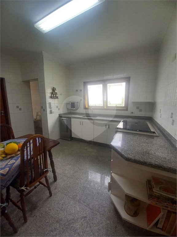 Casa à venda com 5 quartos, sendo 2 suítes, no condomínio Vinhas da Vista Alegre - Lado Sede, Vinhedo - SP