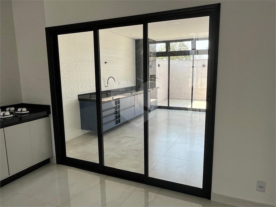 Casa à venda com 3 suítes no condomínio Campos do Conde I e II, Sorocaba - SP
