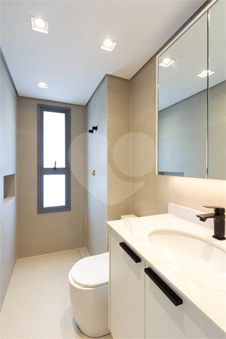 Apartamento à venda ou para alugar com 3 suítes em Moema, São Paulo, SP