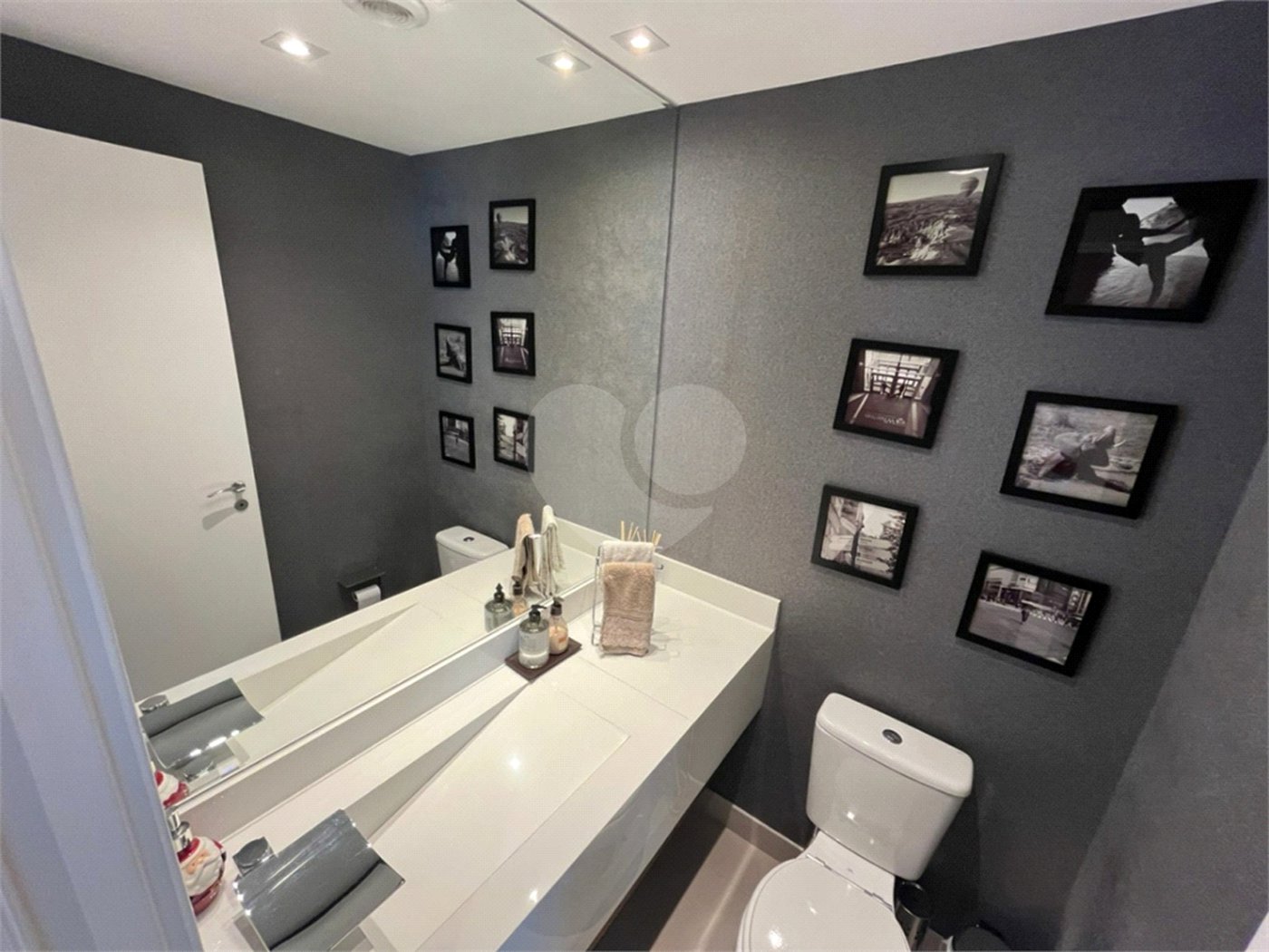 Apartamento à venda com 3 suítes em Campo Belo, São Paulo, SP