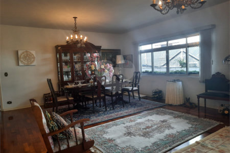 Casa à venda com 4 quartos, sendo 3 suítes,  em Jardim Marajoara, São Paulo, SP