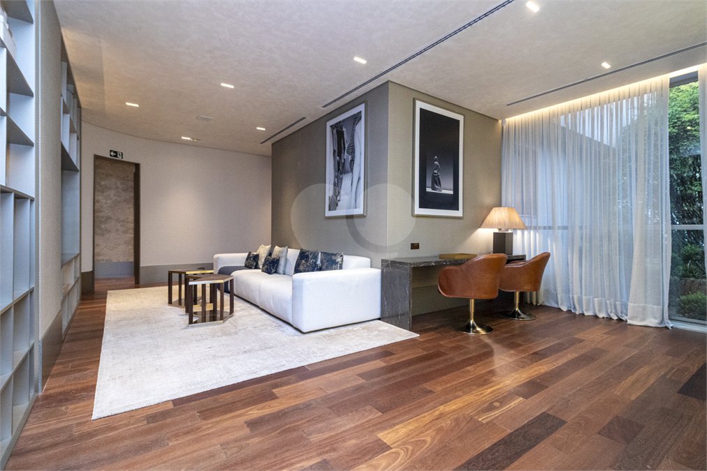 Apartamento à venda com 4 suítes em Jardim Guedala, São Paulo, SP