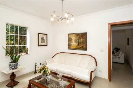 Casa à venda com 3 quartos, sendo 1 suíte, em Campo Belo, São Paulo, SP