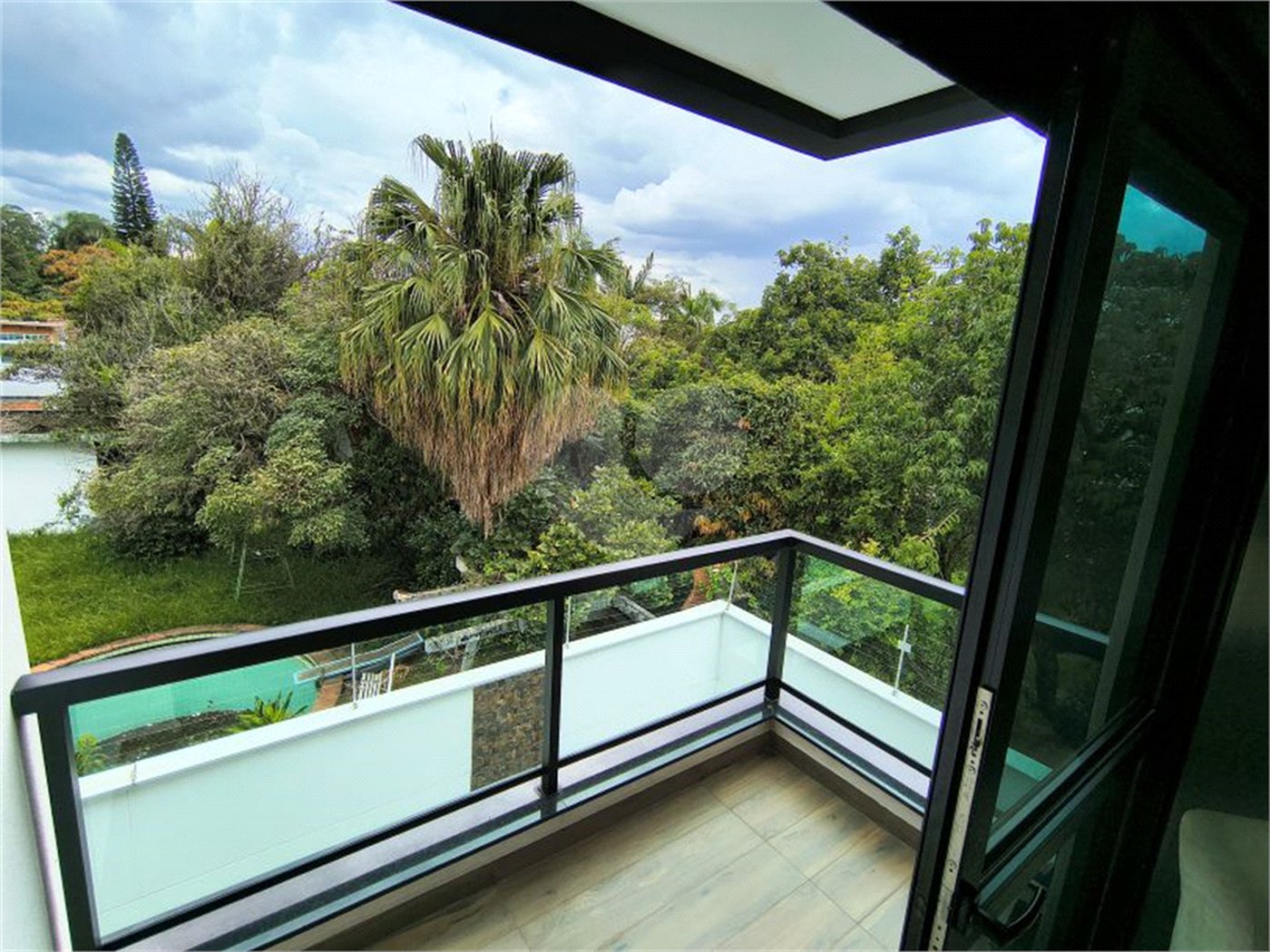 Casa à venda com 4 suítes no condomínio Res São Pedro da Aldeia, São Paulo - SP