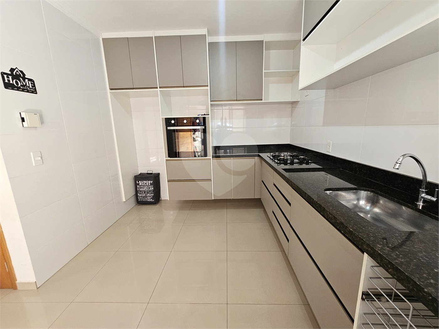 Sobrado à venda com 3 quartos, sendo 1 suíte,  em Vila Nivi, São Paulo, SP