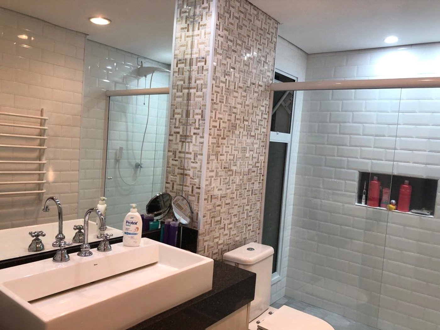 Sobrado à venda com 3 quartos, sendo 2 suítes,  em Vila Nivi, São Paulo, SP