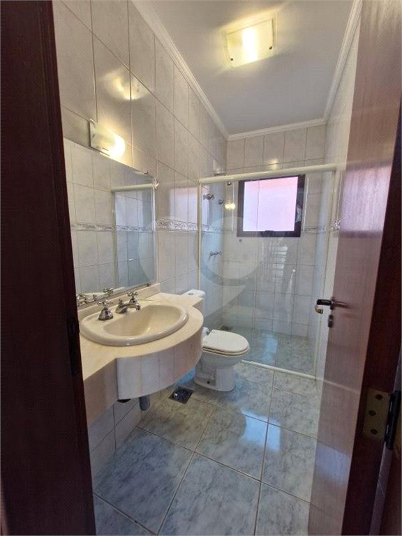 Casa à venda ou para alugar com 3 quartos, sendo 1 suíte, no condomínio Recanto dos Paturis, Vinhedo - SP