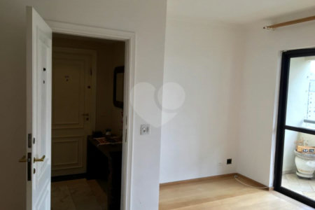 Apartamento com 3 Dormitórios sendo 1 Suíte 2 Vagas à Venda 99 m² por R$ 650.000