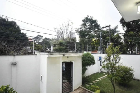 Casa à venda com 5 suítes em Jardim Londrina, São Paulo, SP