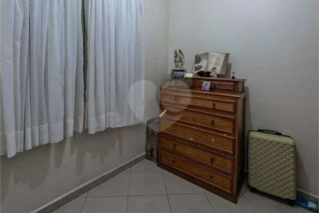 Casa à venda com 3 quartos em Jardim Marisa, São Paulo, SP