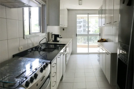 Apartamento à venda com 2 suítes em Vila Andrade, São Paulo, SP
