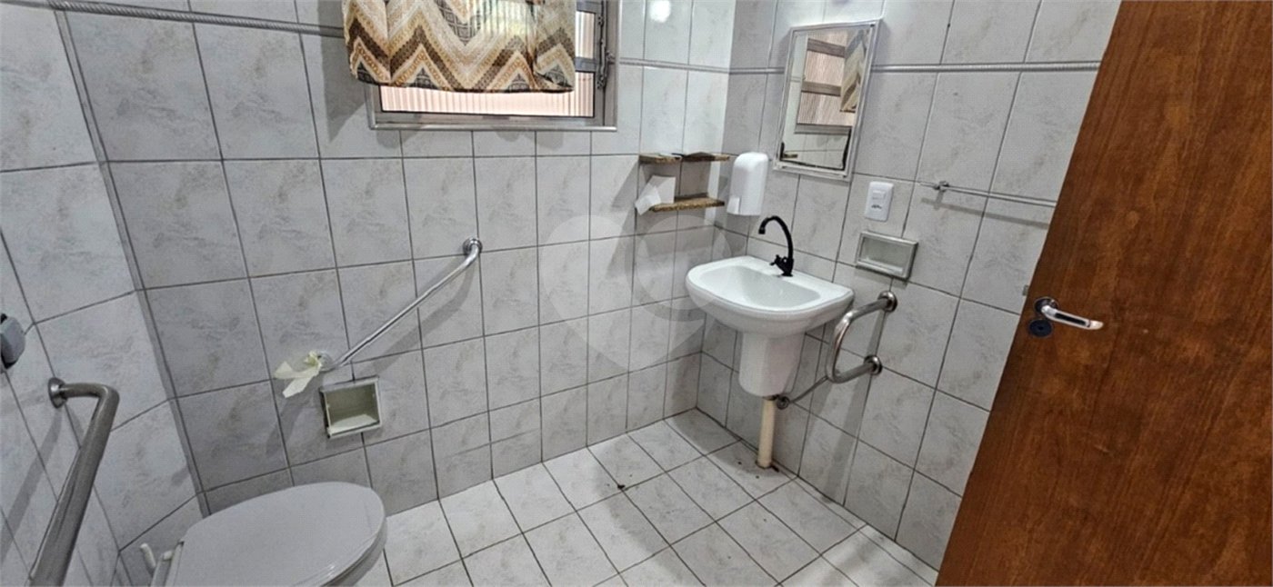 Sobrado à venda com 5 quartos, sendo 1 suíte, em Interlagos, São Paulo, SP