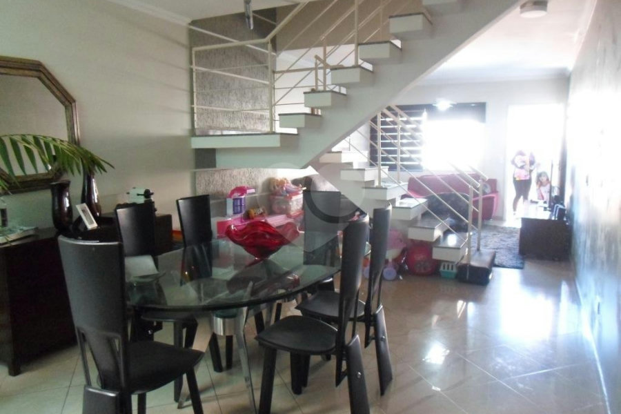 Sobrado à venda com 3 quartos, sendo 1 suíte, em Vila Dom Pedro Ii, São Paulo, SP