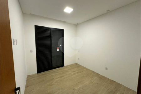 Casa a venda em São Carlos em condomínio fechado
