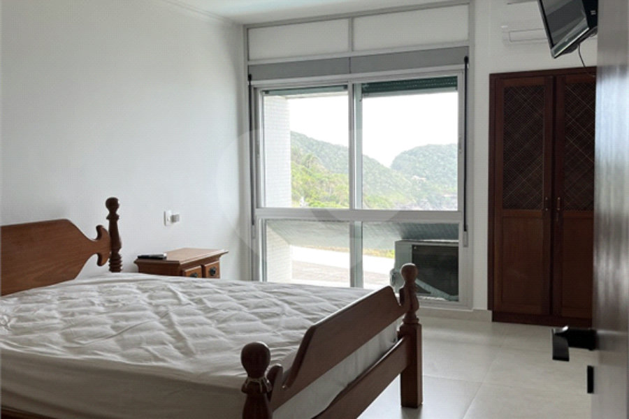 Apartamento à venda ou para alugar com 3 quartos, sendo 1 suíte, em Enseada, Guarujá, SP