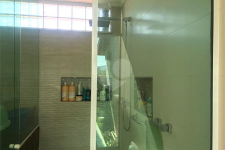 Casa à venda com 4 quartos, sendo 2 suítes,  no condomínio Conjunto Residencial Green Village I, Mogi das Cruzes - SP