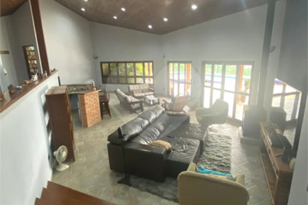 Casa à venda com 4 suítes no condomínio Vale da Santa Fé, Vinhedo - SP