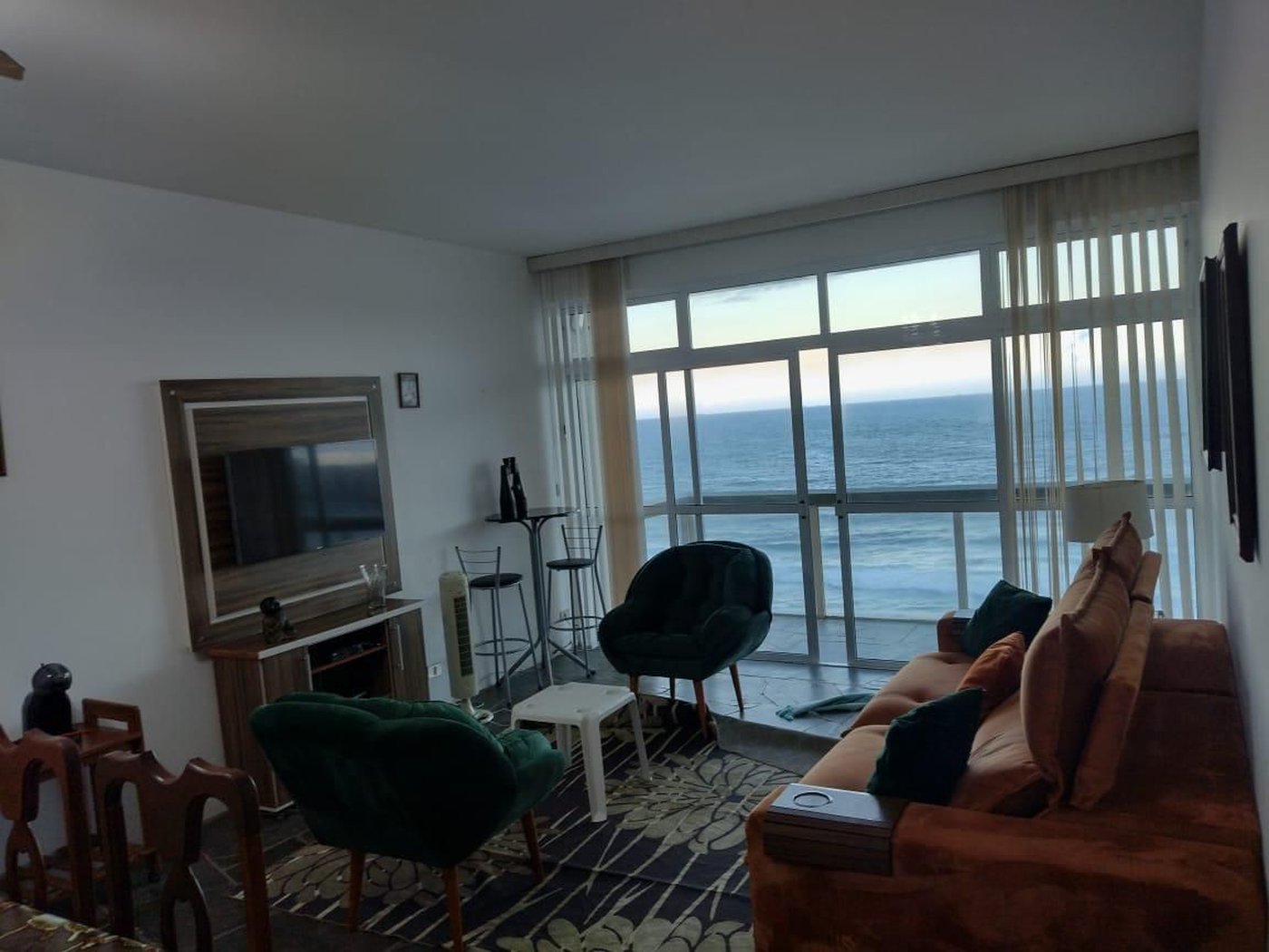 Apartamento com 4 dormitórios à venda, 150 m² por R$ 1.200.000,00 - Praia das Pitangueiras - Guarujá/SP
