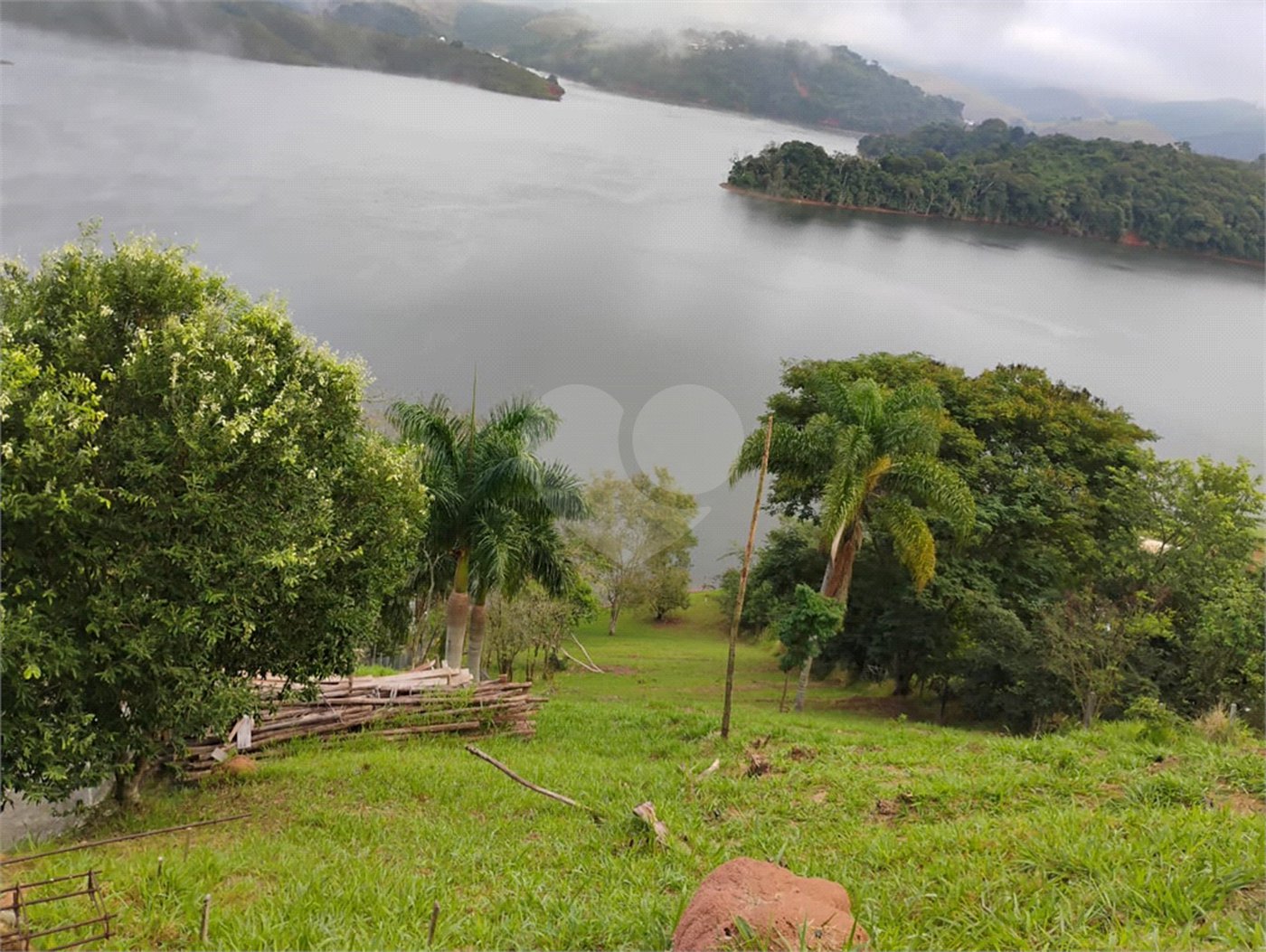 Terreno à venda no condomínio Portal do Igaratá, Igaratá - SP