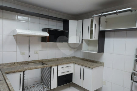 Sobrado à venda com 2 quartos em Jardim Santa Mena, Guarulhos, SP
