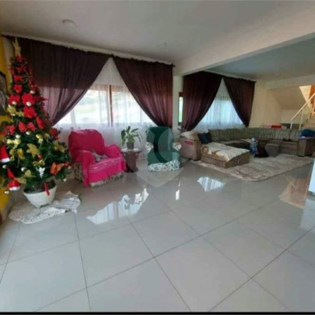 Casa à venda com 4 quartos, sendo 3 suítes,  no Centro, Bom Jesus dos Perdões, SP