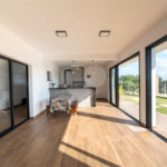 Casa à venda com 4 quartos, sendo 1 suíte, no condomínio Residencial Pinheiros do Lago, Alambari - SP