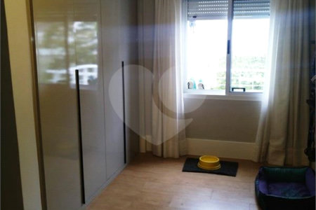 Casa à venda com 4 quartos, sendo 3 suítes, em Vila Tramontano, São Paulo, SP