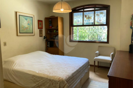 Casa à venda com 5 quartos, sendo 2 suítes, em Jardim Marajoara, São Paulo, SP