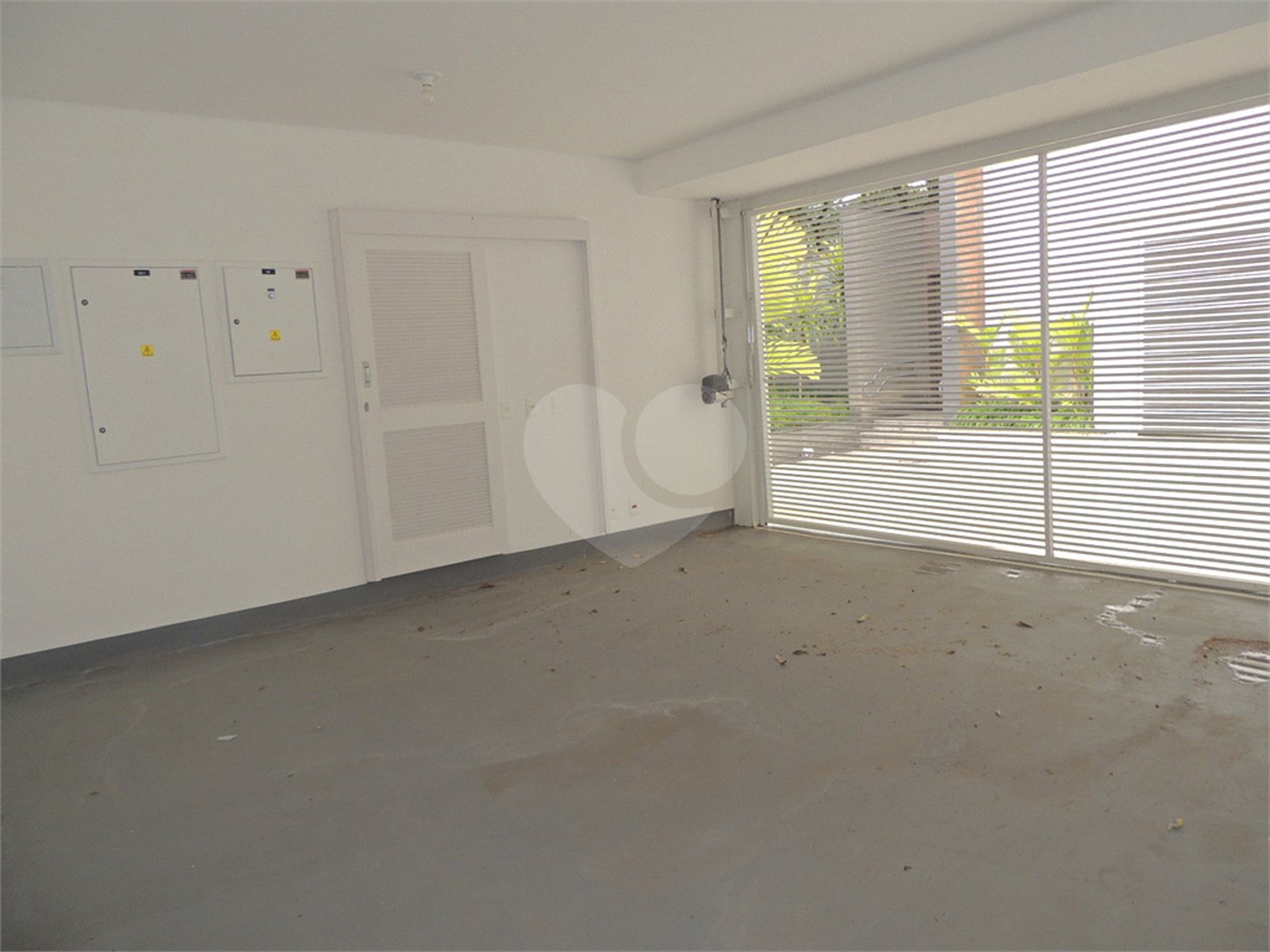 Casa à venda com 3 suítes no condomínio Jardim Flora, São Paulo - SP