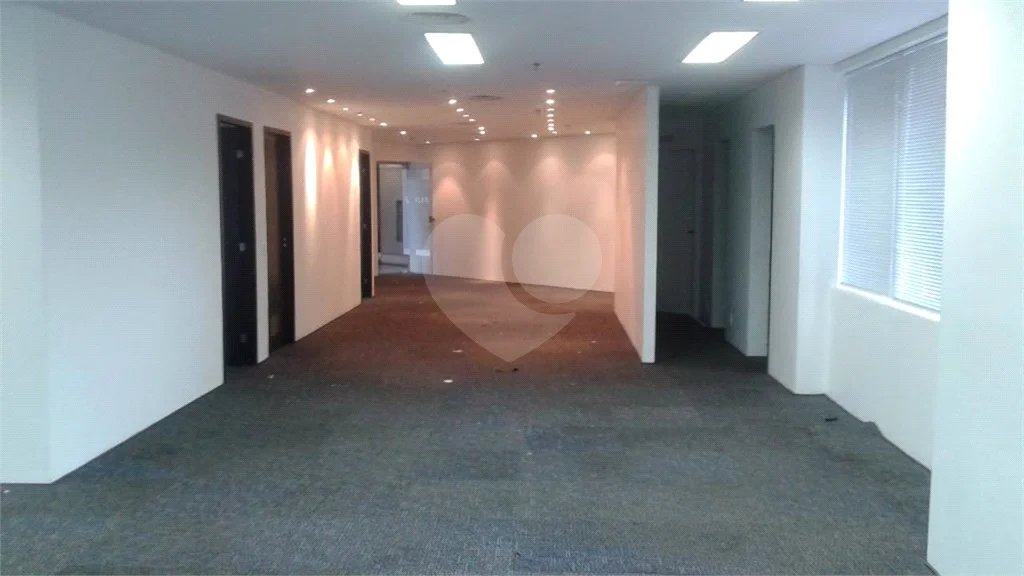 Conjunto comercial na Vila Olimpia
