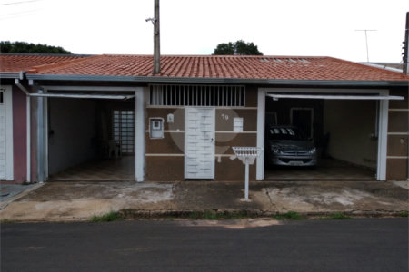 Casa térrea para venda ou locação no Jardim São Carlos V