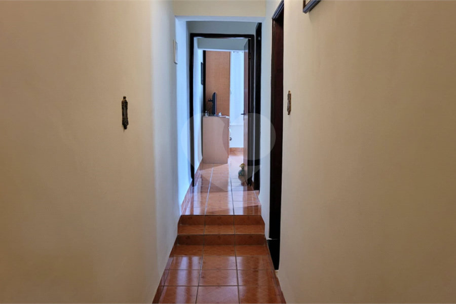 Casa à venda com 4 quartos, sendo 1 suíte, em Parque Maria Domitila, São Paulo, SP