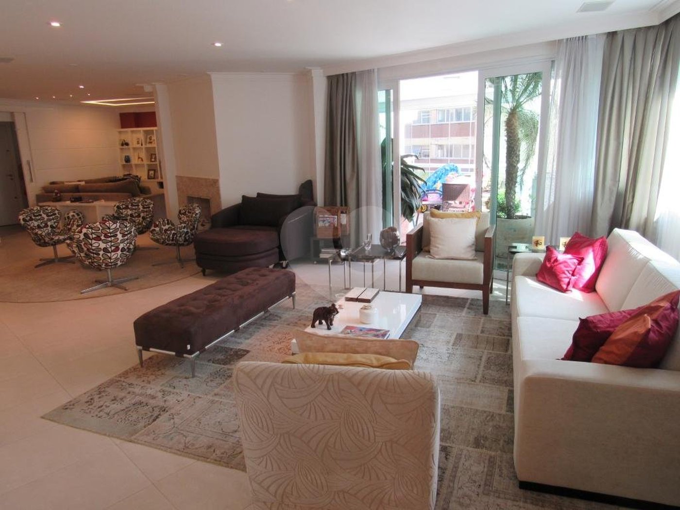 Apartamento à venda com 3 suítes em Real Parque, São Paulo, SP