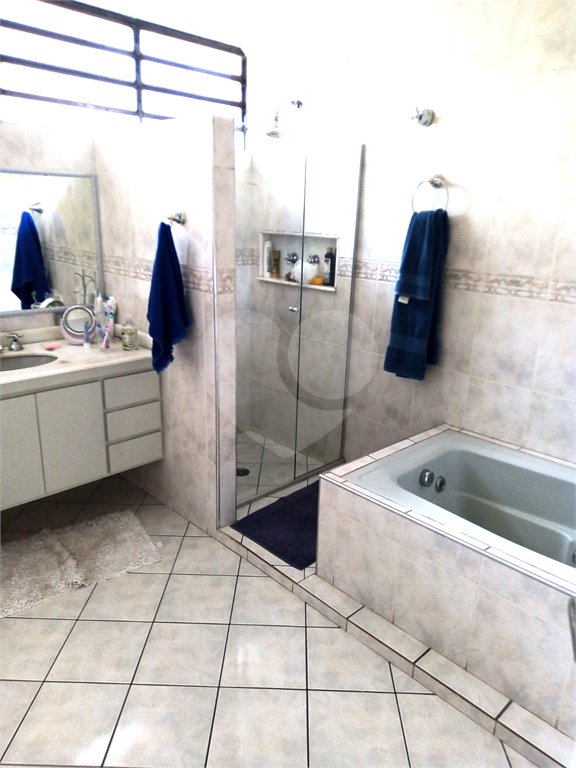 Sobrado à venda com 4 quartos, sendo 1 suíte, em Vila Cordeiro, São Paulo, SP