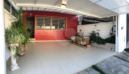 Casa à venda com 3 quartos, sendo 1 suíte,  no condomínio Residencial Vila Irmãos Arnoni, São Paulo - SP