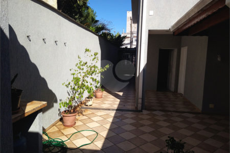 Sobrado à venda com 3 quartos em Chora Menino, São Paulo, SP