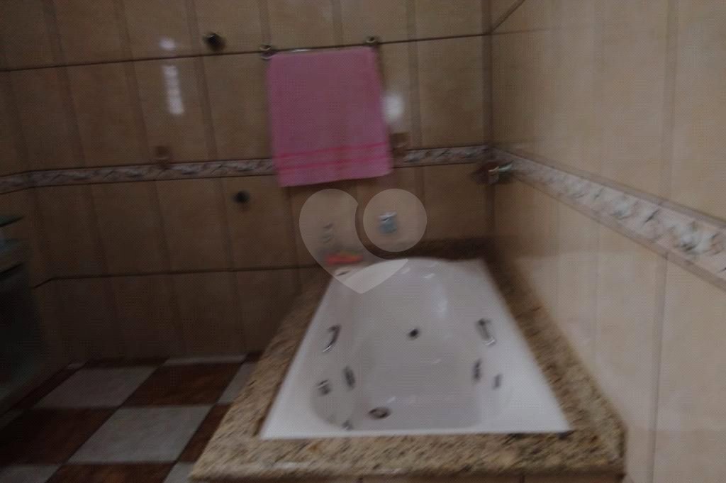 Casa à venda com 4 quartos, sendo 2 suítes, em Jardim Vila Galvão, Guarulhos, SP