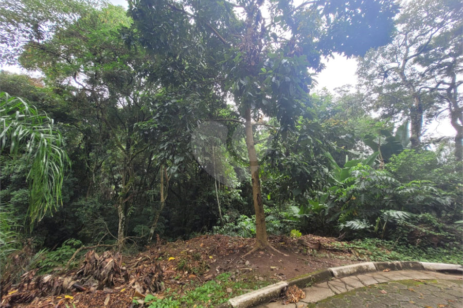 Terreno à venda no condomínio Parque Petrópolis 4 Secção, Mairiporã - SP
