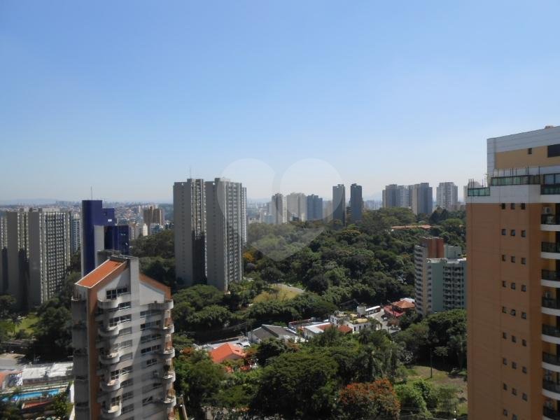 Apartamento à venda com 4 suítes em Vila Suzana, São Paulo, SP