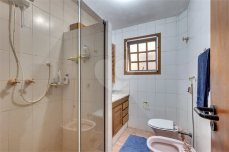 Sobrado à venda com 4 quartos, sendo 2 suítes, em Chácara Santo Antônio, São Paulo, SP